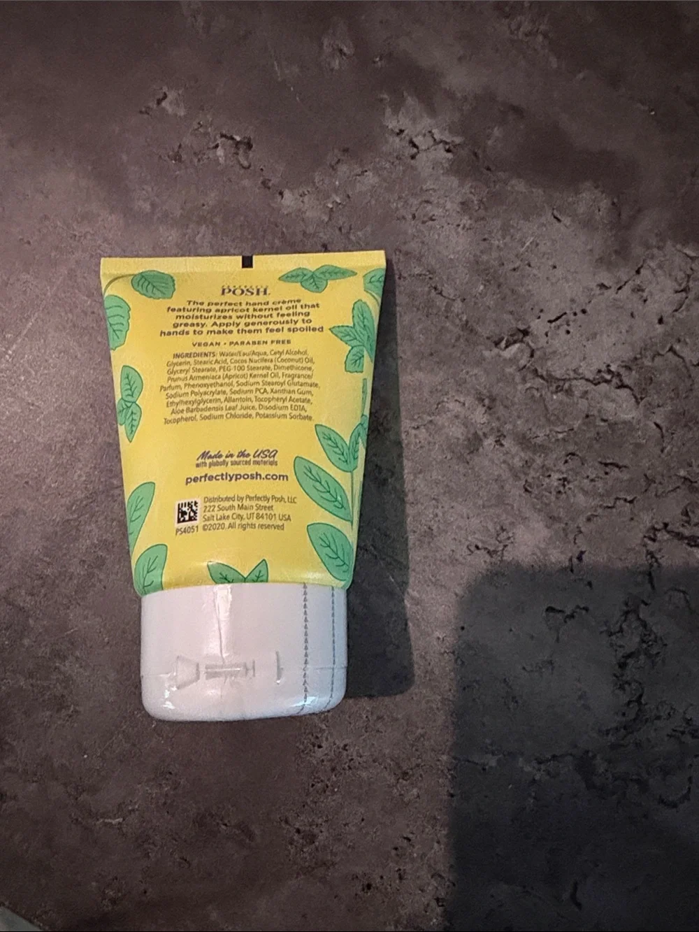POSH Dist Herbed Fresh Cut Herbs & Bright Citrus Hand Crème - Yellow